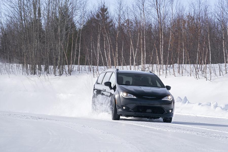  Chrysler Pacifica AWD Launch Edition (RU) 2020 года  (фото 1 из 2)